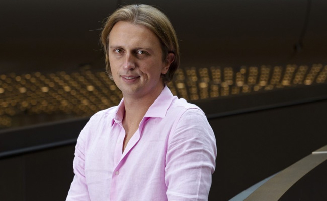 Bored Ex-Lehman Trader Builds $ 6.7 Billion Fortune With A Hot App