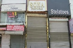 Delhi's Famous Lajpat Nagar Market Shut For Covid Rule Violation Delhi's Famous Lajpat Nagar Market Shut For Covid Rule Violation