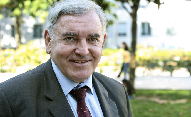 Surgeon Behind World's-First Face And Hand Transplants Dies At 80