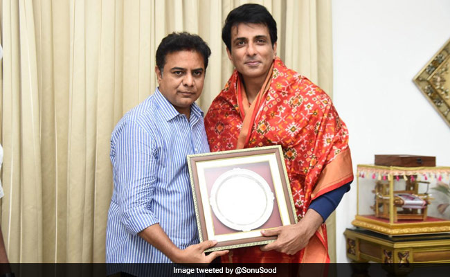 Sonu Sood Was Treated To The "World's Best Veg Biryani" In Hyderabad