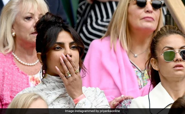 प्रियंका चोपड़ा ने नताशा पूनावाला संग उठाया विम्बलडन मैच का लुत्फ, देखें स्टनिंग Photos