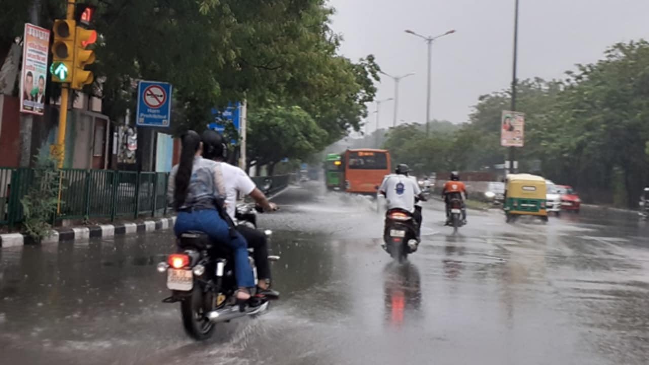Temperature Drops As Rain Hits Delhi, Weather Office Issues Yellow Alert