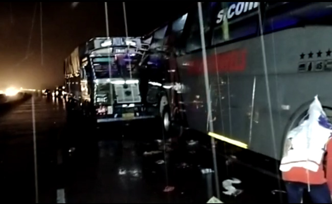 18 Labourers, Sleeping On Road, Killed As Truck Rams Bus In UP