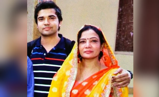 दिल्ली के पालम गांव में मां-बेटे की डम्बल से जघन्य हत्या