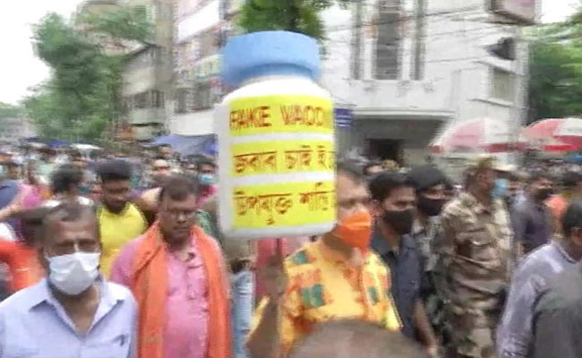 BJP Workers Clash With Police During March Against Fake Vaccine In Kolkata
