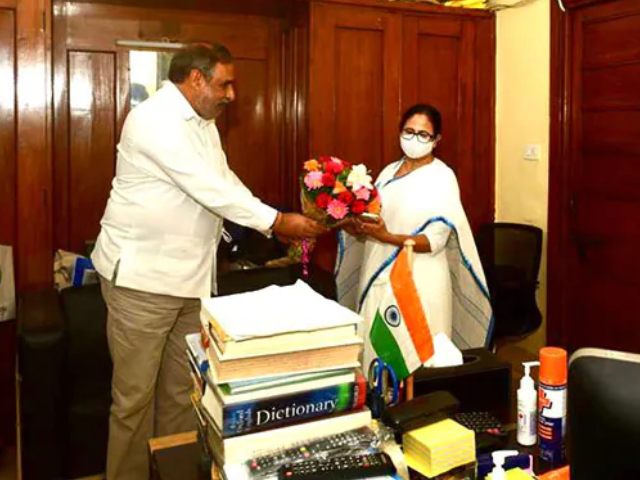 Mamata Banerjee Meets Kamal Nath, Anand Sharma In Delhi