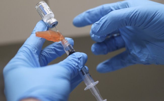 J&J's Covid Shot Gets US Regulator Warning About Rare Immune Disorder