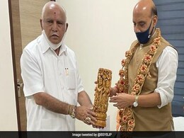 BS Yediyurappa Meets Rajnath Singh, Discusses Karnataka's Defence Ecosystem BS Yediyurappa Meets Rajnath Singh, Discusses Karnataka's Defence Ecosystem