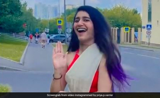 Priya Prakash Varrier Dance Video: प्रिया प्रकाश वारियर ने साड़ी में रूस में किया डांस, देखें वायरल वीडियो