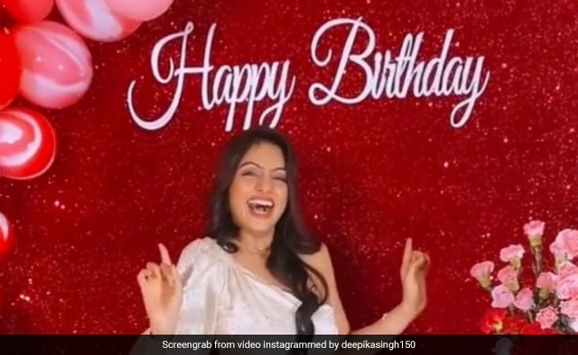 Deepika Singh ने अपने जन्मदिन पर 'जलेबी बेबी' सॉन्ग पर झूमकर किया डांस, देखें वायरल Video
