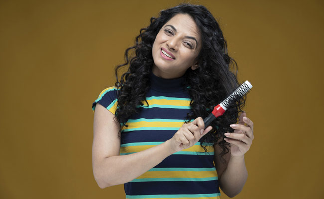 Monsoon Hair Care: Say Goodbye To Monsoon Frizzy Hair With These Remedies