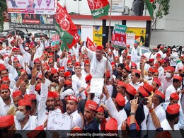 Samajwadi Party Protests Over ''Irregularities'' In UP Panchayat Polls Samajwadi Party Protests Over ''Irregularities'' In UP Panchayat Polls