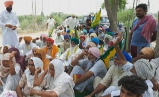 पंजाब : 9 साल बाद ब्लैक आउट, दफ्तरों का समय बदला, AC भी नहीं चलेगा, सिद्धू ने उठाए अपनी ही सरकार पर सवाल