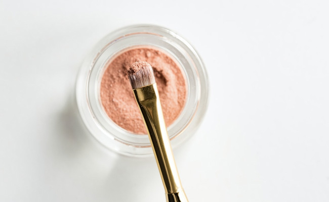 These Highlighters Will Easily Give You Radiant And Glowing Skin In Seconds