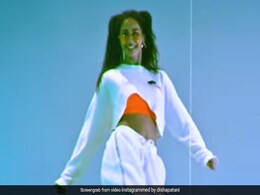 दिशा पटानी ने 'किस मी मोर' सॉन्ग पर किया जोरदार डांस, टाइगर श्रॉफ का यूं आया कमेंट... Video वायरल दिशा पटानी ने 'किस मी मोर' सॉन्ग पर किया जोरदार डांस, टाइगर श्रॉफ का यूं आया कमेंट... Video वायरल