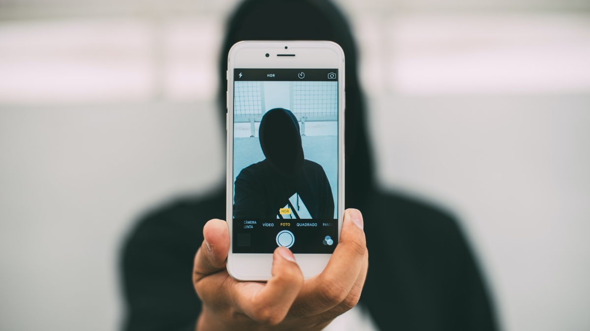 Explainer : Influencer बनना लोकप्रिय करियर विकल्प लेकिन कितना काला है इसका अंधेरा पहलू?