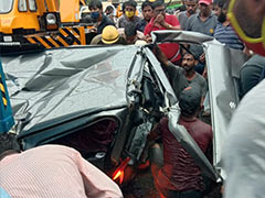 6 Injured After Truck Overturns, Falls On Van In Delhi's Wazirabad Area