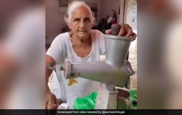 इस जज्बे को सलाम, 80 साल की उम्र में भी ये महिला बेचती है जूस, अपने दम पर चलाती है जिंदगी- देखें Video