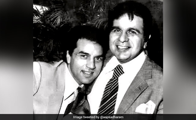 Dharmendra's Memories Of Dilip Kumar Include A Sweater Given By Him In The Sixties