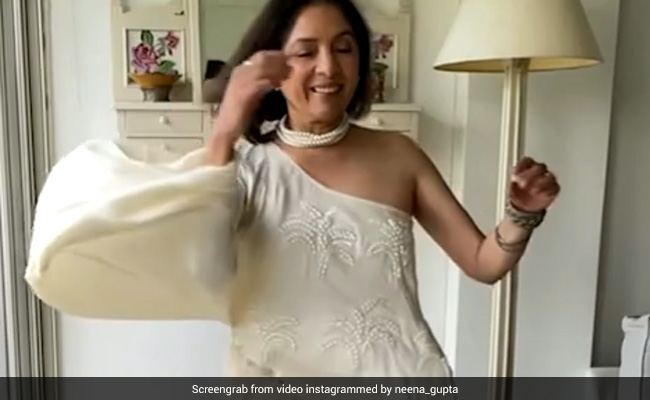 "<I>Bade Din Baad</I>", Neena Gupta Dressed Up For Instagram, Courtesy Her Favourite Designer