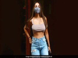 "Mask Up, Ripped Jeans And Crop Top": Malaika Arora's Sassy Monday Mood "Mask Up, Ripped Jeans And Crop Top": Malaika Arora's Sassy Monday Mood