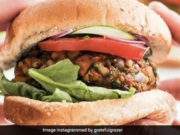 Hilarious Video Shows How Influencers Eat The Simplest Of Foods; Internet Agrees