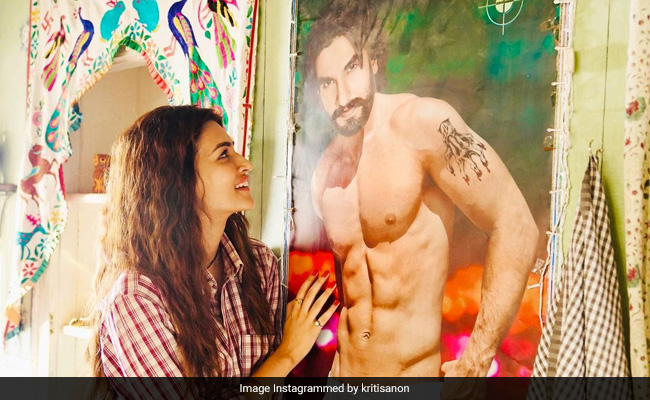 Kriti Sanon's Poster-Worthy Wish For Birthday Boy Ranveer Singh Has A <i>Mimi</i> Connection