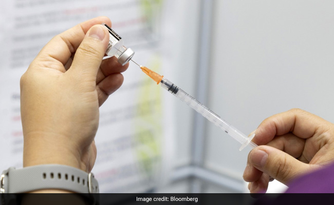 फाइजर-बायोएनटेक कोविड-19 टीके की दो खुराकों के बीच लंबे अंतर से एंटीबॉडी का स्तर बढ़ता है : अध्ययन