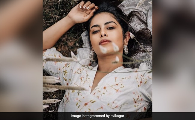 'बालिका वधू' की आनंदी का ग्लैमरस अवतार देख रह जाएंगे हैरान, इंटरनेट पर धूम मचा रही हैं Photos