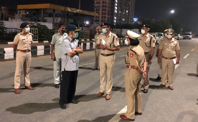 Delhi Police Chief Reviews Security Arrangements At Red Fort, Ghazipur Border