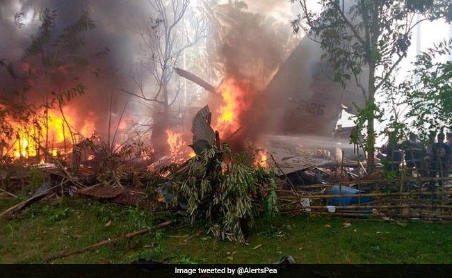 Philippines Retrieves Crashed Military Plane's Black Boxes