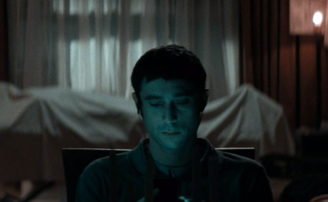 रात को मुर्दे की निगरानी करने वाले शख्स की है कहानी, यह हॉरर फिल्म देख छूट जाएंगे पसीने