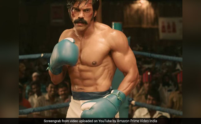 <i>Sarpatta Parambarai</i> Review: Pa Ranjith's Sports Drama Comes All Guns Blazing