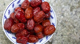 Celebrity Nutritionist Rujuta Diwekar Recommends Dates In Monsoon, Here's Why