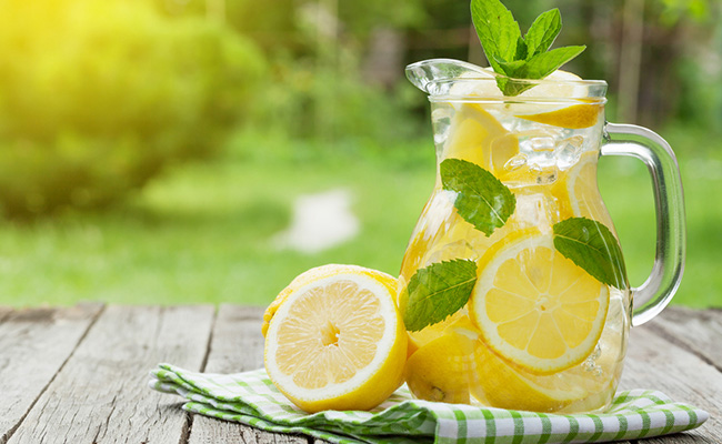 These Glass Jugs Are So Stylish, You'll Actually Want To Drink Your Water Everyday