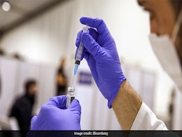 Pfizer-BioNTech कोविड-19 टीके की दो खुराकों के बीच लंबे अंतर से एंटीबॉडी का स्तर बढ़ता है : अध्ययन Pfizer-BioNTech कोविड-19 टीके की दो खुराकों के बीच लंबे अंतर से एंटीबॉडी का स्तर बढ़ता है : अध्ययन