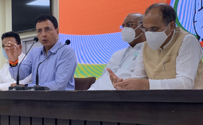 Pegasus scandal: मोदी सरकार बेडरूम की बातें भी सुन रही है, कांग्रेस का आरोप