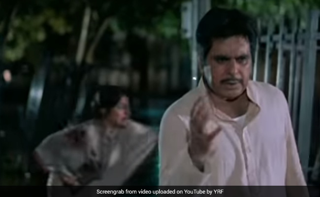 मदद की गुहार लगाते रहे दिलीप कुमार, किसी ने नहीं सुनी- वीडियो देख हो जाएंगे इमोशनल