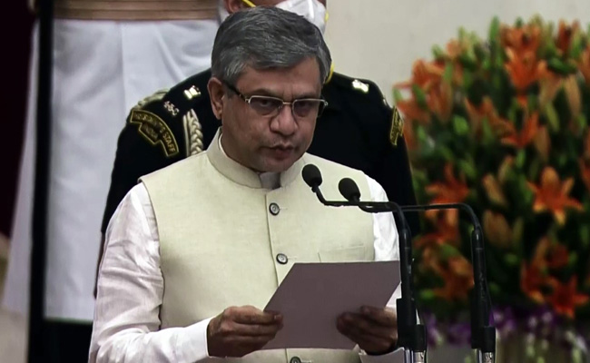 देश भर में 25,000 मोबाइल टावर लगाने के लिए 26,000 करोड़ रुपये मंजूर