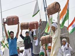 Farmers Protest Against Fuel Price Rise, Demand Rates Be Halved Farmers Protest Against Fuel Price Rise, Demand Rates Be Halved