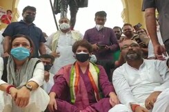 Priyanka Gandhi Vadra Stages Silent Protest Against UP Government In Lucknow Priyanka Gandhi Vadra Stages Silent Protest Against UP Government In Lucknow