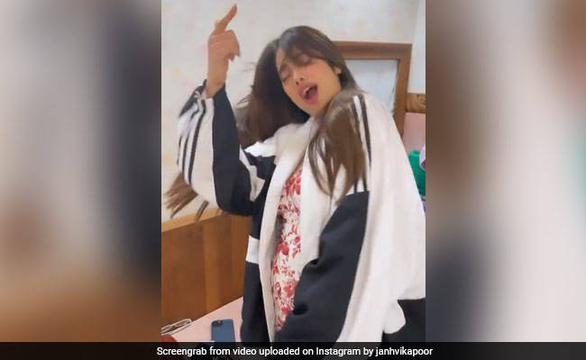 "Low Budget Sequel": Janhvi Kapoor Dancing To <I>Nakka Mukka</i> Prompts A Comment From Arjun Kapoor