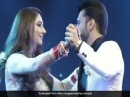 राहुल वैद्य और दिशा परमार ने शादी के बाद किया पहला रोमांटिक डांस, Video हुआ वायरल राहुल वैद्य और दिशा परमार ने शादी के बाद किया पहला रोमांटिक डांस, Video हुआ वायरल