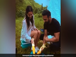 Pulkit Samrat And Kriti Kharbanda's Date Was A'maze'ingly Romantic Pulkit Samrat And Kriti Kharbanda's Date Was A'maze'ingly Romantic