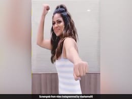 Nia Sharma Dance Video: निया शर्मा ने शाहरुख खान के 'चक दे' सॉन्ग पर किया डांस, देखें वीडियो Nia Sharma Dance Video: निया शर्मा ने शाहरुख खान के 'चक दे' सॉन्ग पर किया डांस, देखें वीडियो