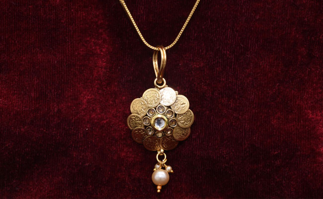 Let These Gold And Diamond Pendants Add A Cherished Touch To Your Jewellery Collection