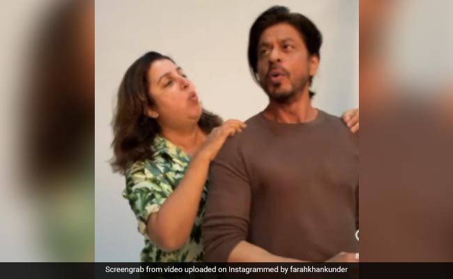 Dancing Into The Weekend Like Shah Rukh Khan And Farah Khan Goofing Around To <I>Main Hoon Na</i>