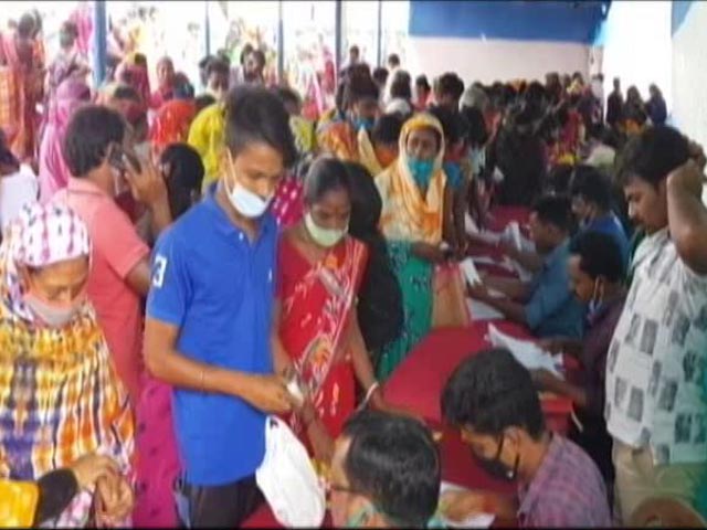Stampede-Like Situation In Bengal As Women Rush To Apply For New Scheme