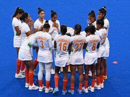 सेमीफाइनल हारने के बावजूद देशवासियों ने महिला हॉकी टीम का बढ़ाया हौसला, ट्विटर पर क्रिेकेट से ज्यादा ट्रेंडिंग है हॉकी टीम सेमीफाइनल हारने के बावजूद देशवासियों ने महिला हॉकी टीम का बढ़ाया हौसला, ट्विटर पर क्रिेकेट से ज्यादा ट्रेंडिंग है हॉकी टीम