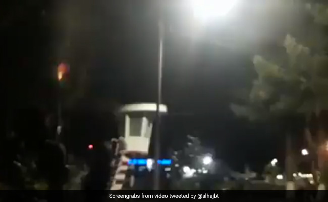 आधी रात को US फौज के लौटने का जमकर जश्न मनाते दिखे तालिबानी लड़ाके, देखें VIDEO